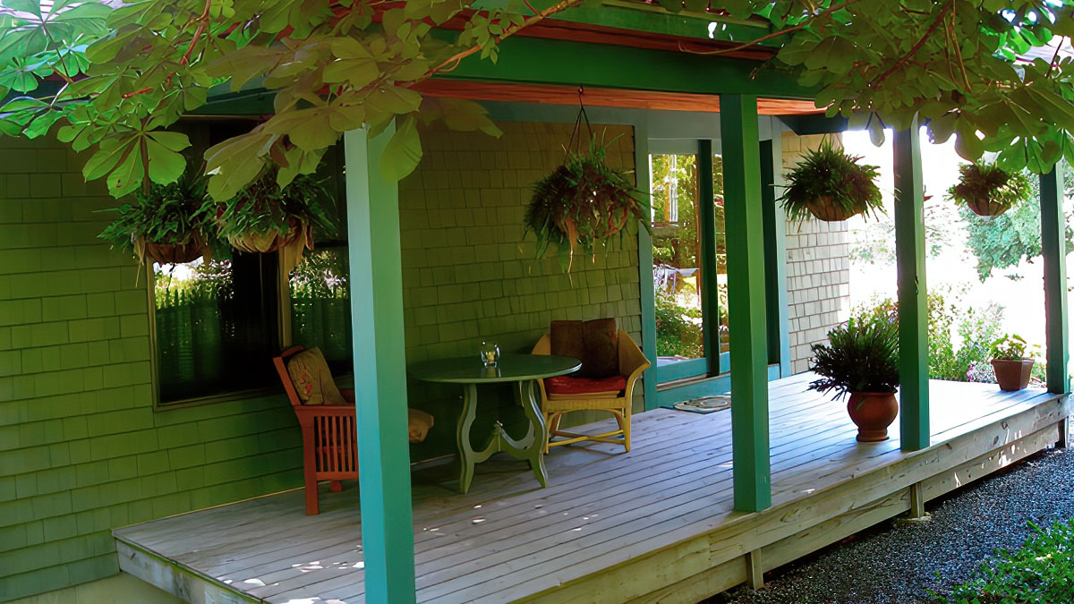 Red's Garden Cottage Porch